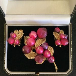 Vintage ART signed brooch & earrings sets.